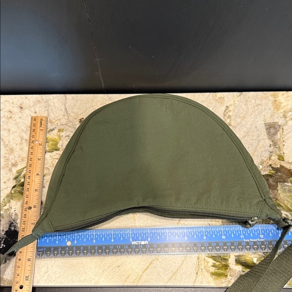 Never used - Uniqlo Olive Crossbody Bag with Adjustable Strap - Picture 6 of 8
